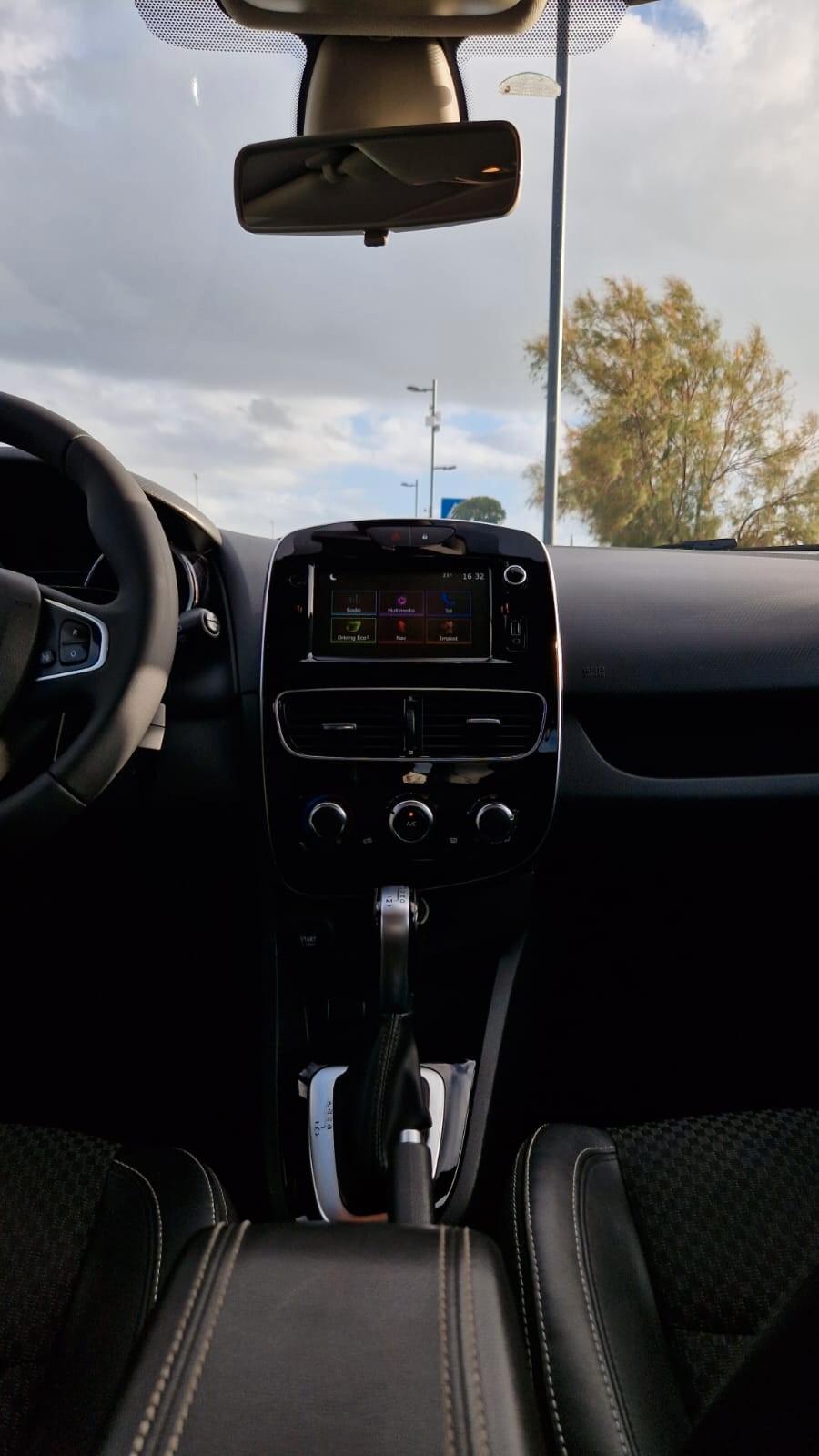 Renault Clio dCi 8V 90 CV EDC 5 porte Moschino Intens