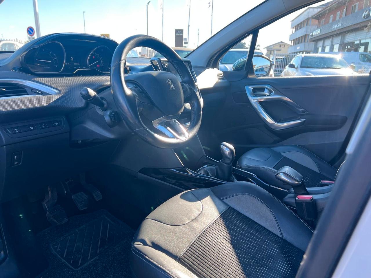 Peugeot 2008 1.6 e-HDi 92 CV Stop&Start Urban Cross