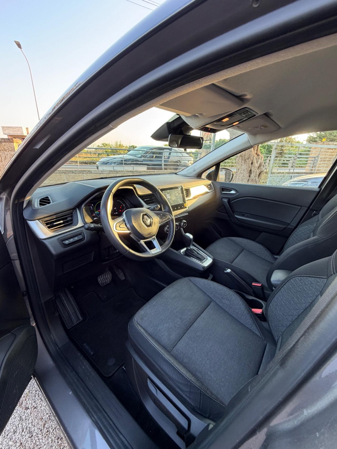 Renault Captur Full Hybrid E-Tech 145 CV Rive Gauche km 60000!!