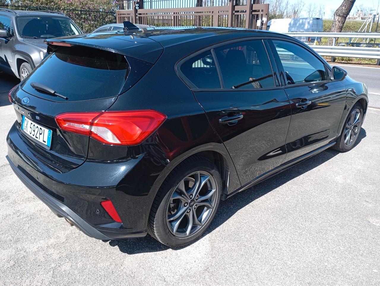 Ford Focus 5P 1.0 EcoBoost 125CV ST Line Aut.