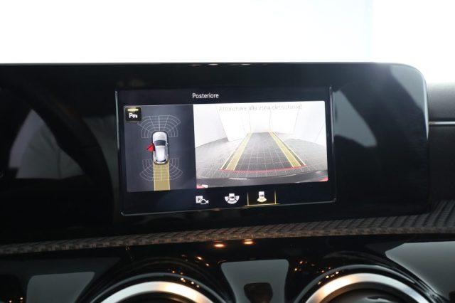 MERCEDES-BENZ A 180 A 180 d Automatic Business Extra