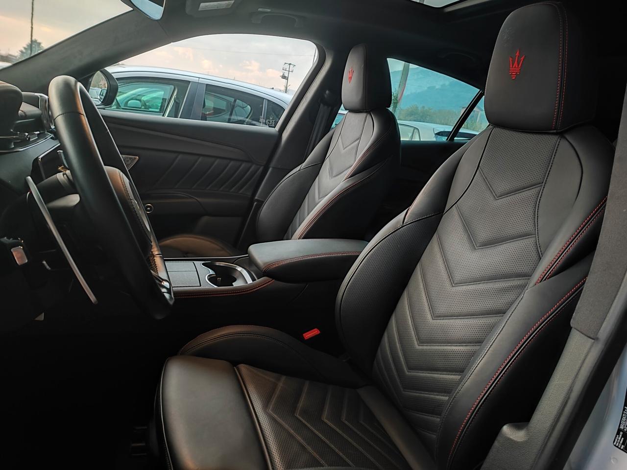 Maserati Grecale V6 AWD Trofeo FULL+++