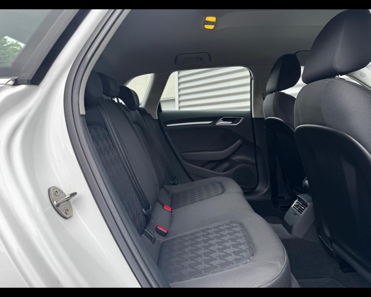 AUDI A3 SPORTBACK 1.6 TDI 110CV ATTRACTION