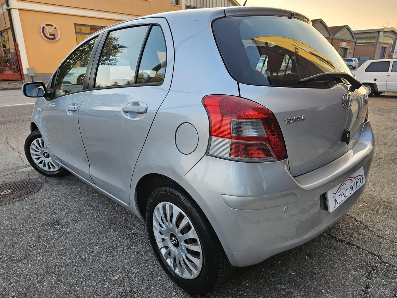 Toyota Yaris 1.0 69cv 5 Porte Sol*Pdc*Neopatentati*