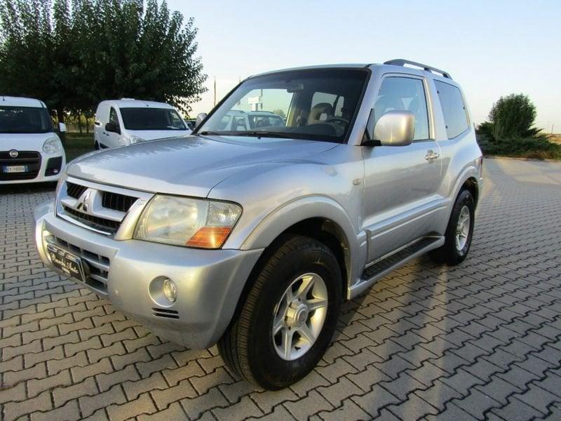 Mitsubishi Pajero 2.5 TDI 3p. Instyle