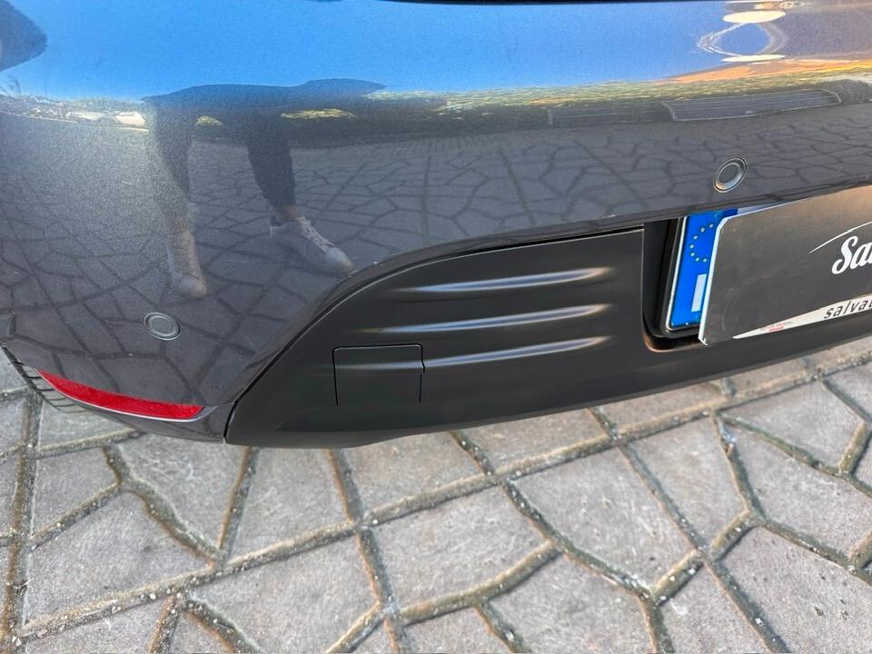 Renault Clio dCi 8V 90 CV 5 porte Moschino Intens