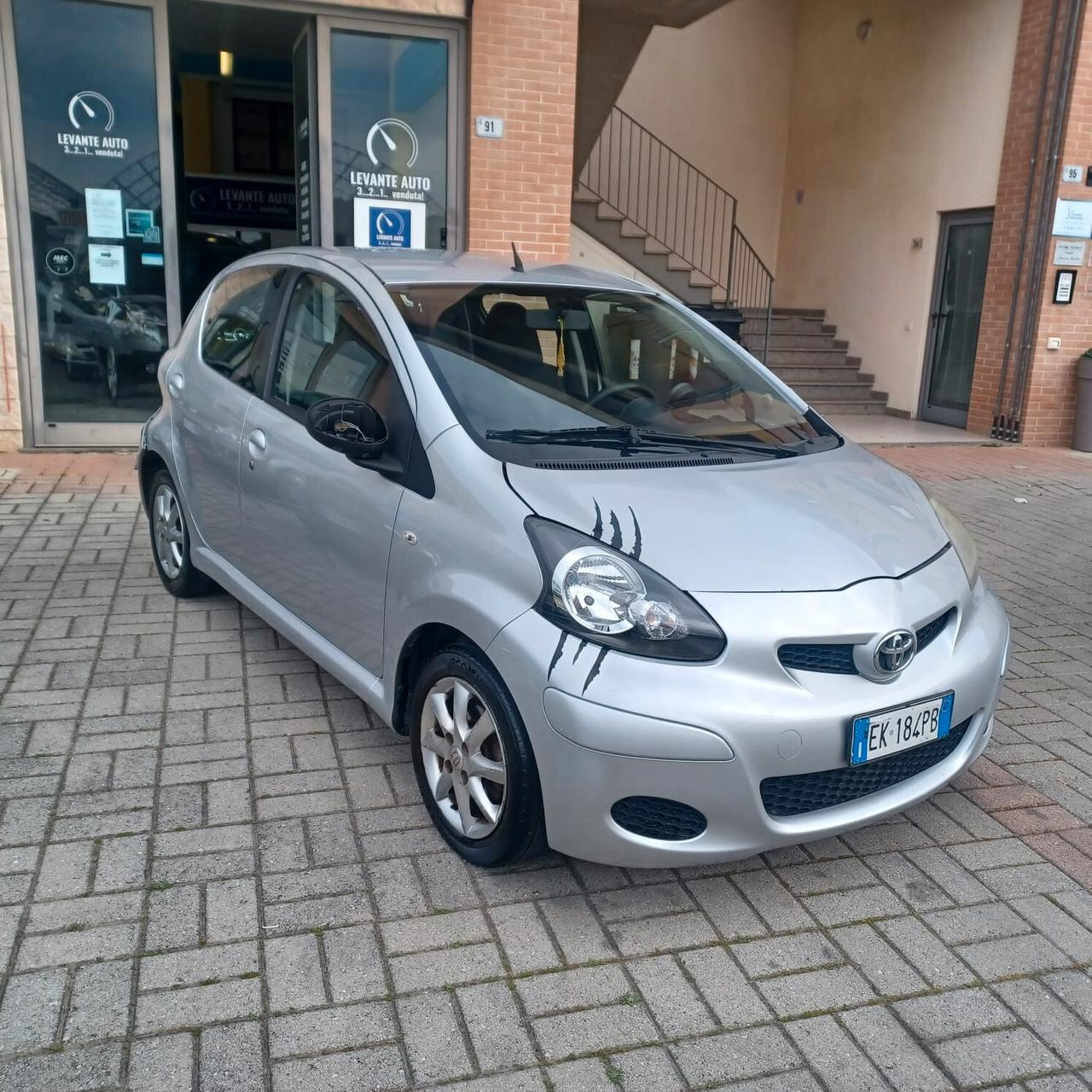 135.048 KM AYGO 1.0 NEOPATENTATI AUTOMATICA