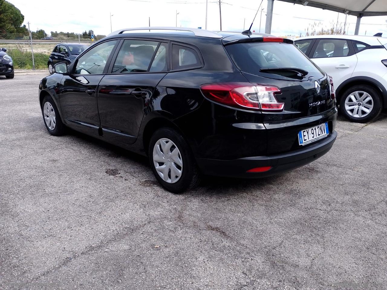 RENAULT Mégane 1.5 dCi 110 CV SporTour Confort