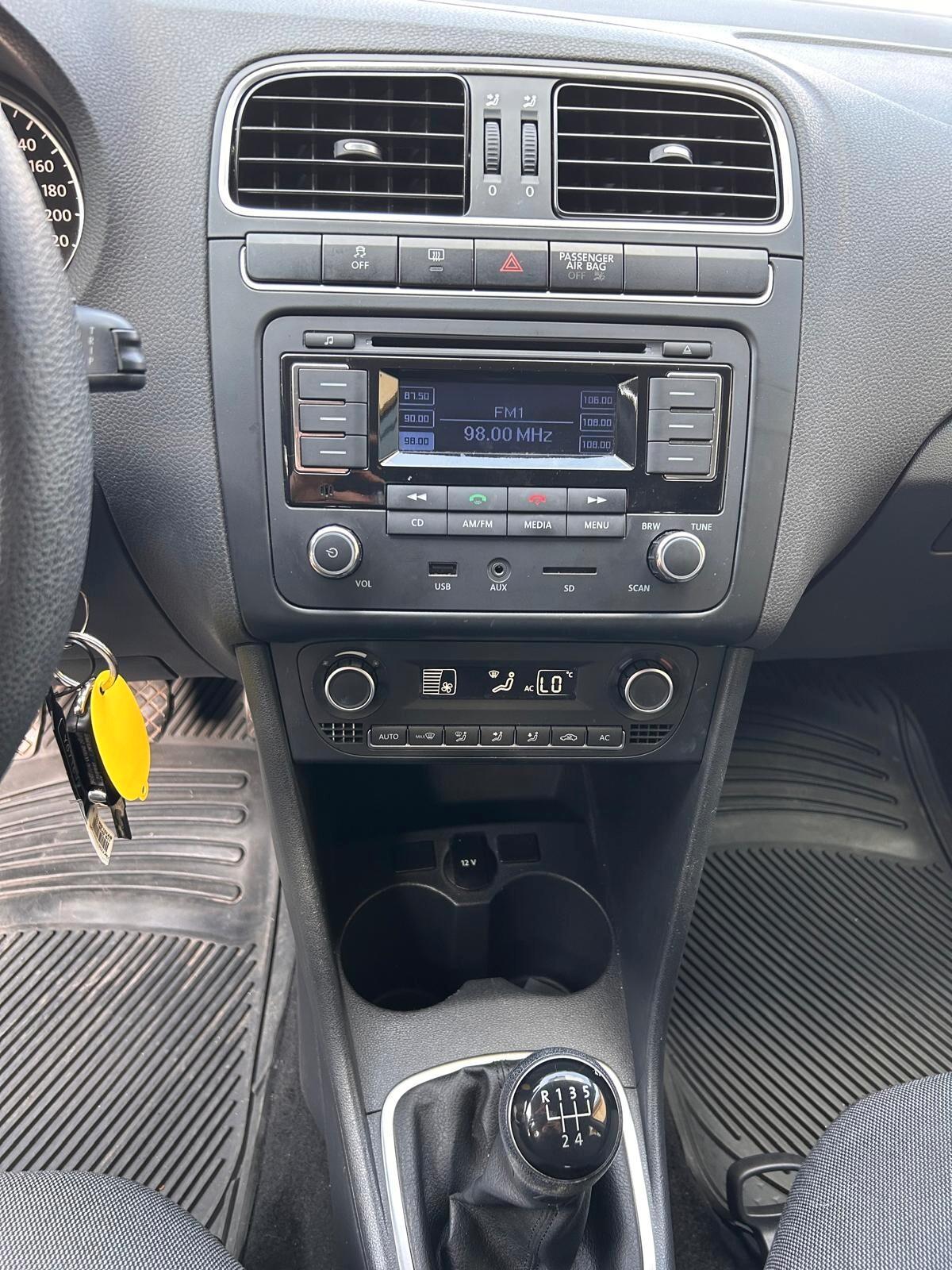 Volkswagen Polo Anno 2013 1.2 Benzina 100.000 KM