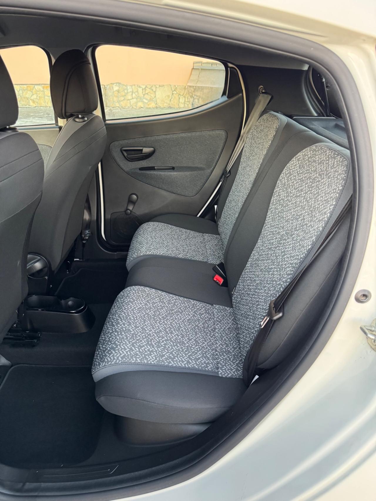 Lancia Ypsilon 1.0 hybrid SOLO 23.000 KM CERTIFICATI