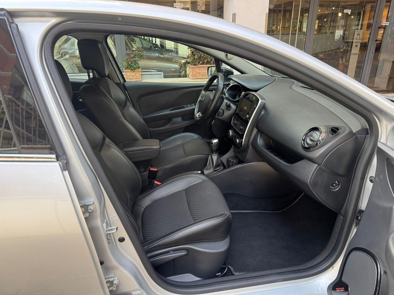 RENAULT Clio dCi 8V 90CV 5 porte Moschino Intens