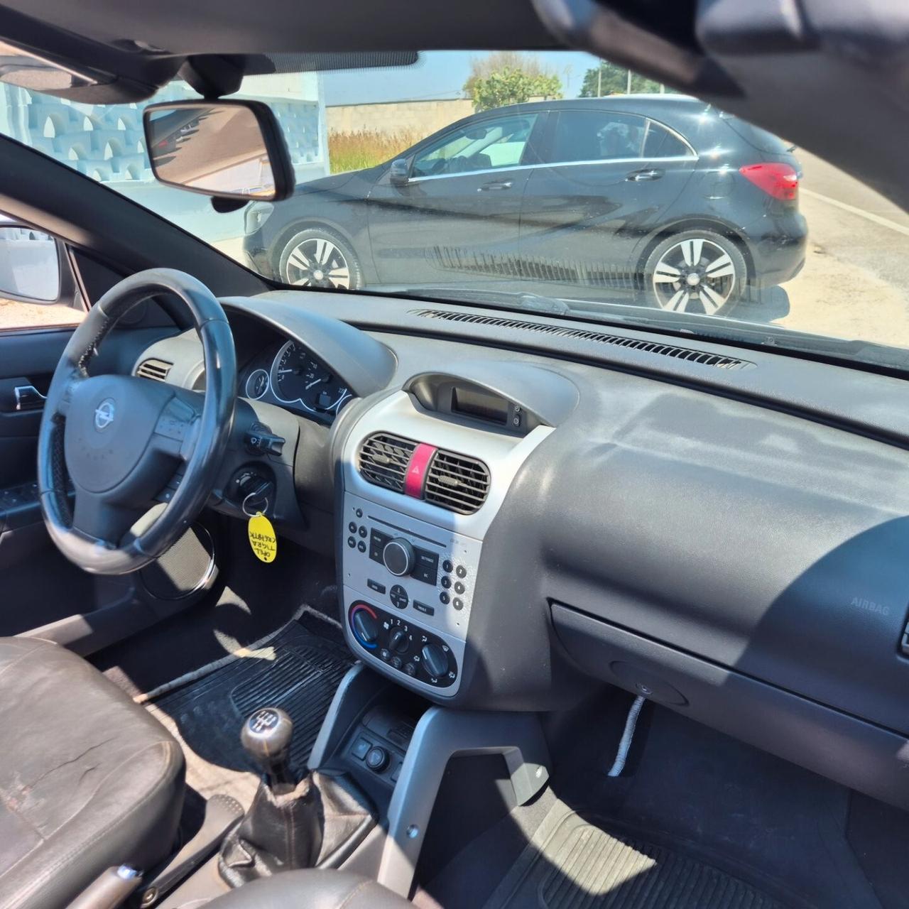 Opel Tigra TwinTop 1.4 16V First Edition