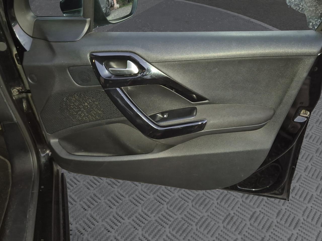 Peugeot 208 gpl