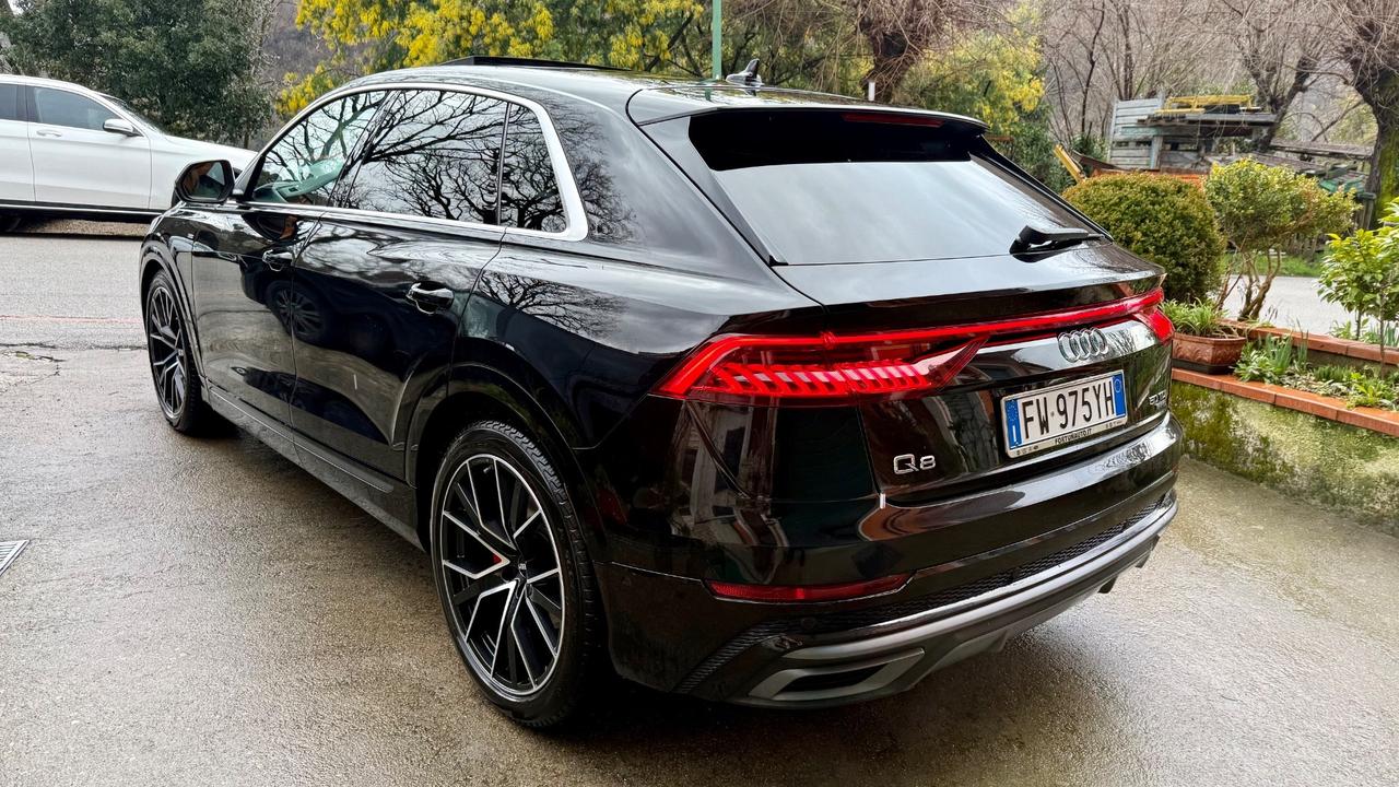 Audi Q8 50 TDI 286 CV quattro S-line INT/EST Tetto