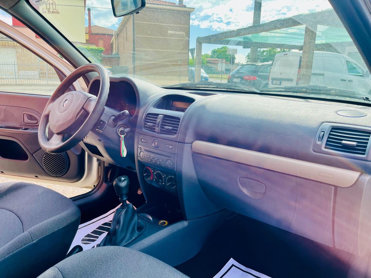 Renault Clio 1.2 benzina 5 porte