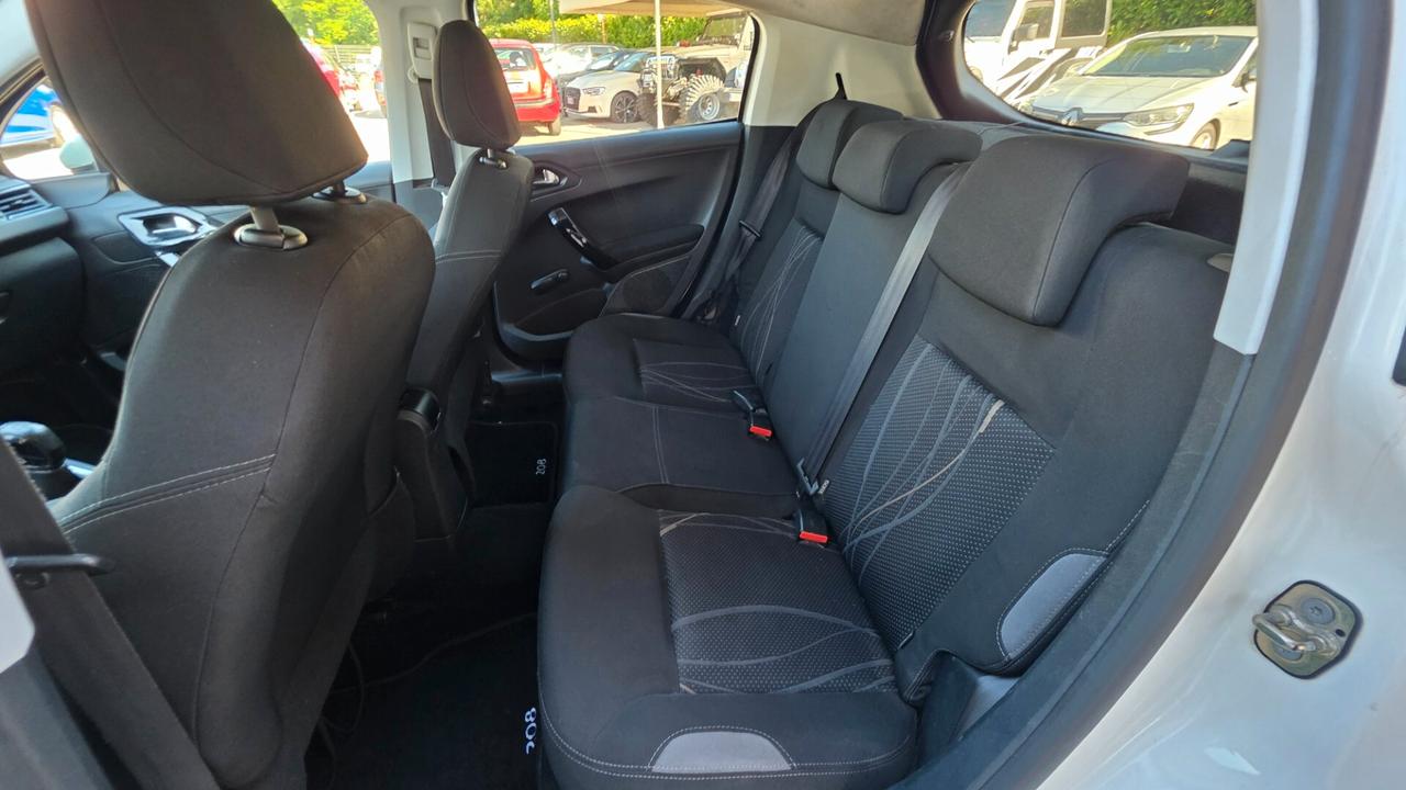 Peugeot 208 1.4 HDi 68 CV 5 porte Allure