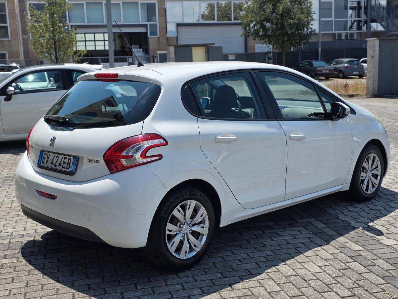 Peugeot 208 1.2 VTi 82 CV 5 porte Allure