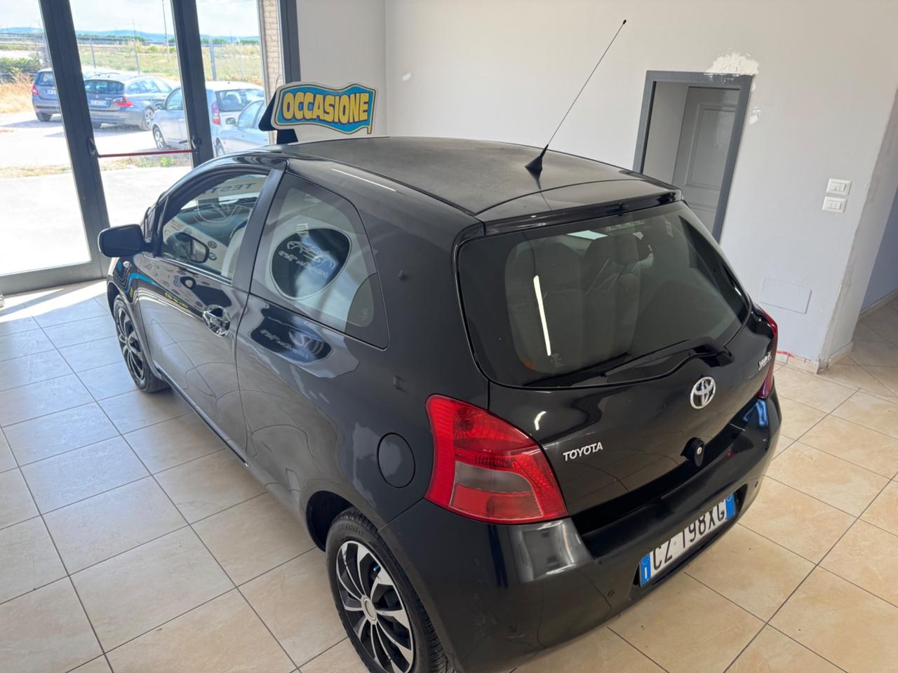 Toyota Yaris 1.0 3 porte