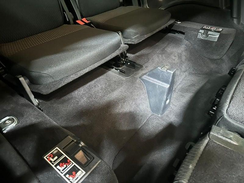 Land Rover Discovery 4 3.0 TDV6 211CV SE 7 POSTI