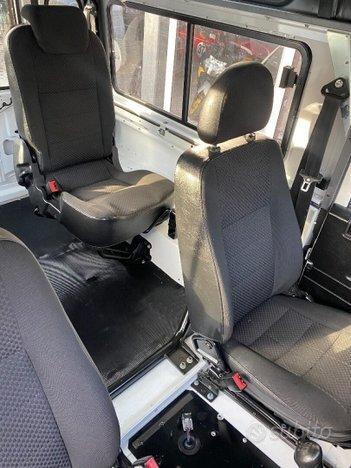 LAND ROVER Defender 90 2.2 TD4 Station Wagon n1