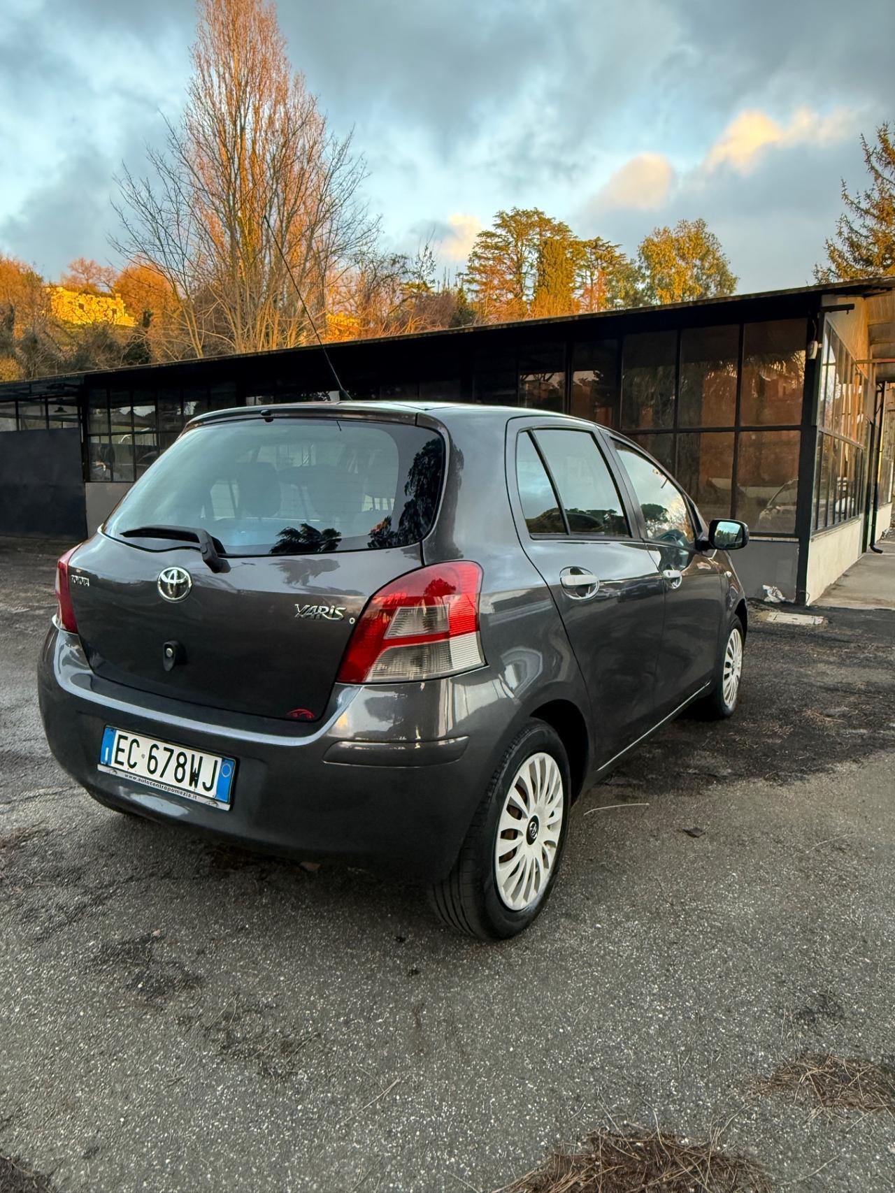 Toyota Yaris 1.0 5 porte GPL