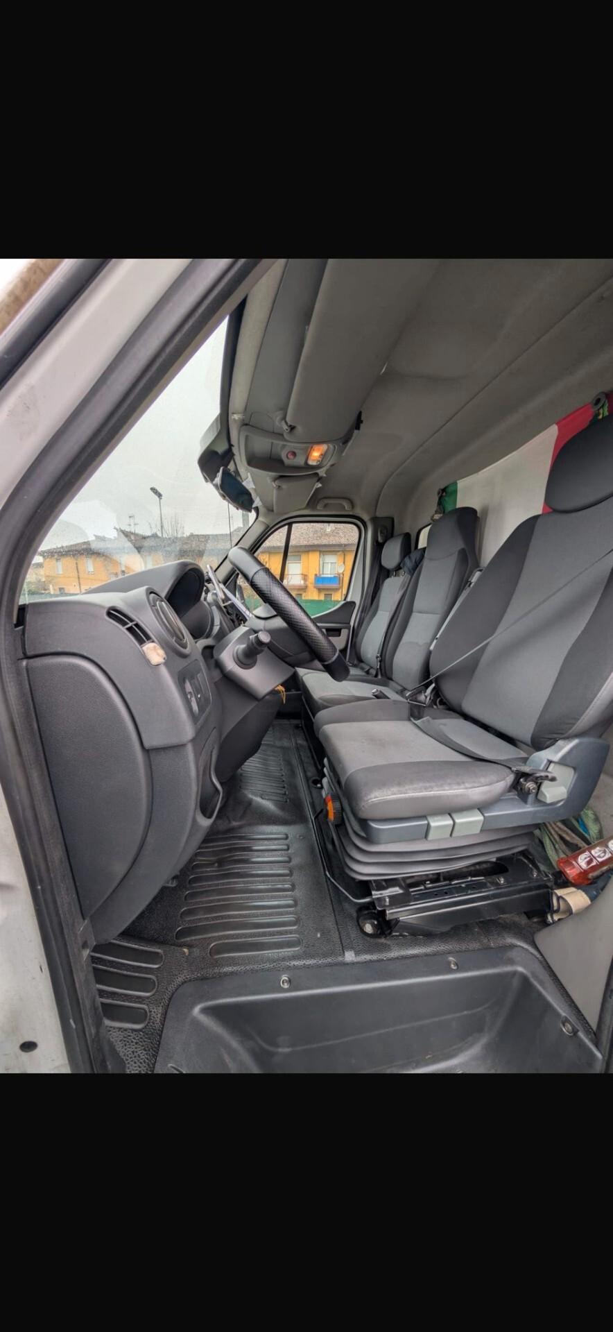 Renault Trucks Master 35 2.3 dCi isotermico Furgone Bi-Turbo