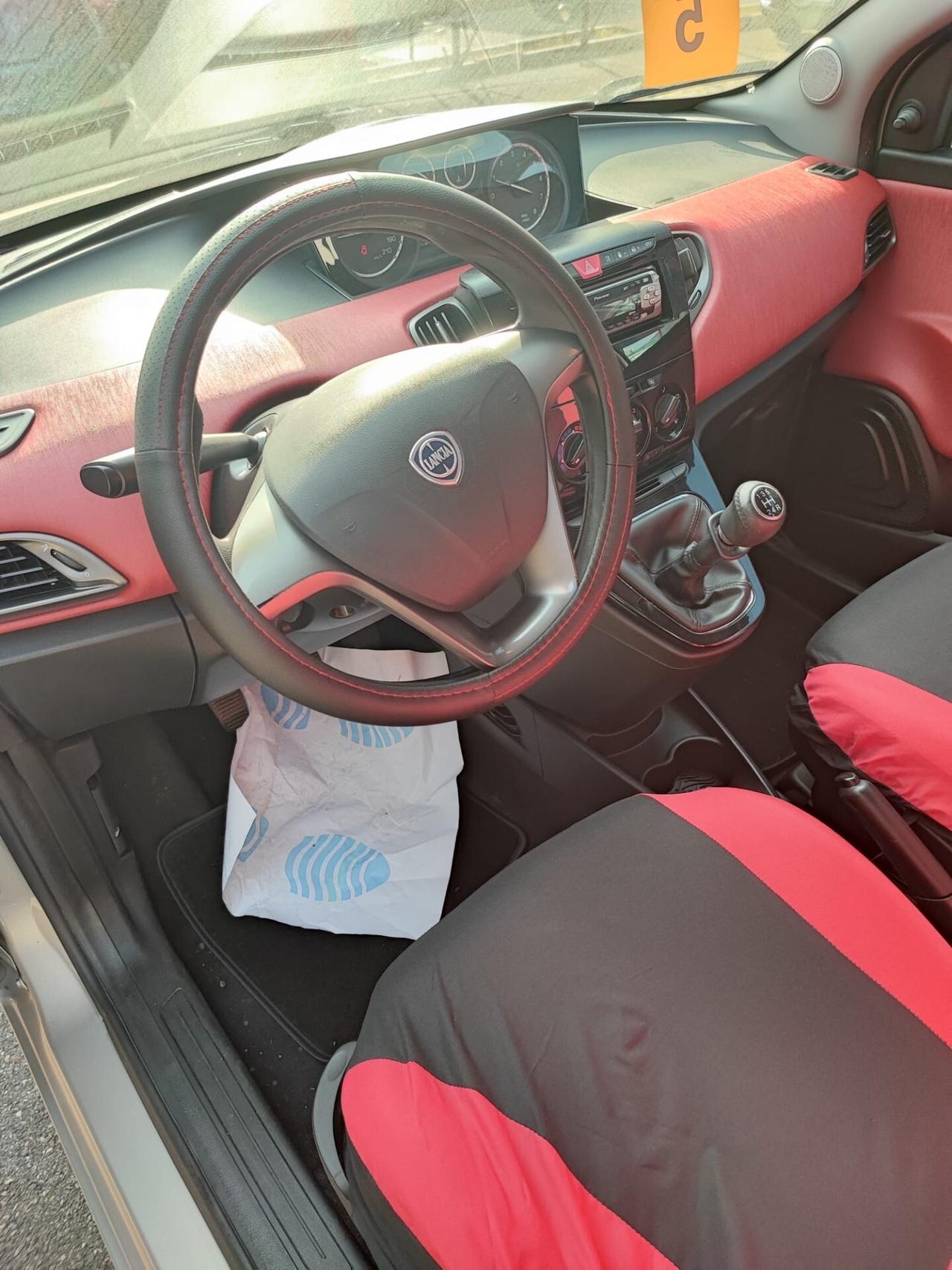 Lancia Ypsilon 1.2 69 CV 5 porte GPL