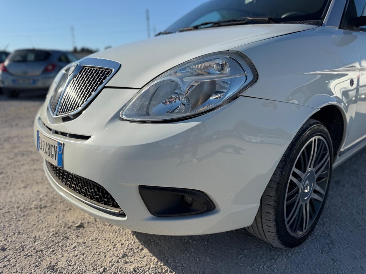 Lancia Ypsilon 1.2 Platino Bicolore