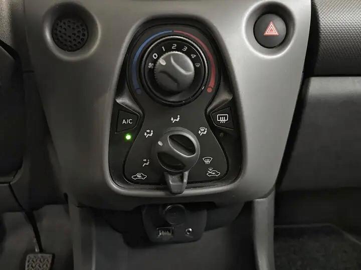 Peugeot 108 Active VTi 72cv S&S Neopatentati