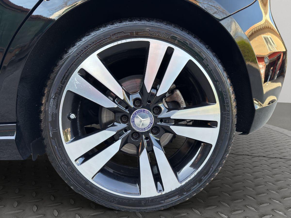 MERCEDES - Classe A - A 200 d 136CV Automatic Premium BLACK EDITION