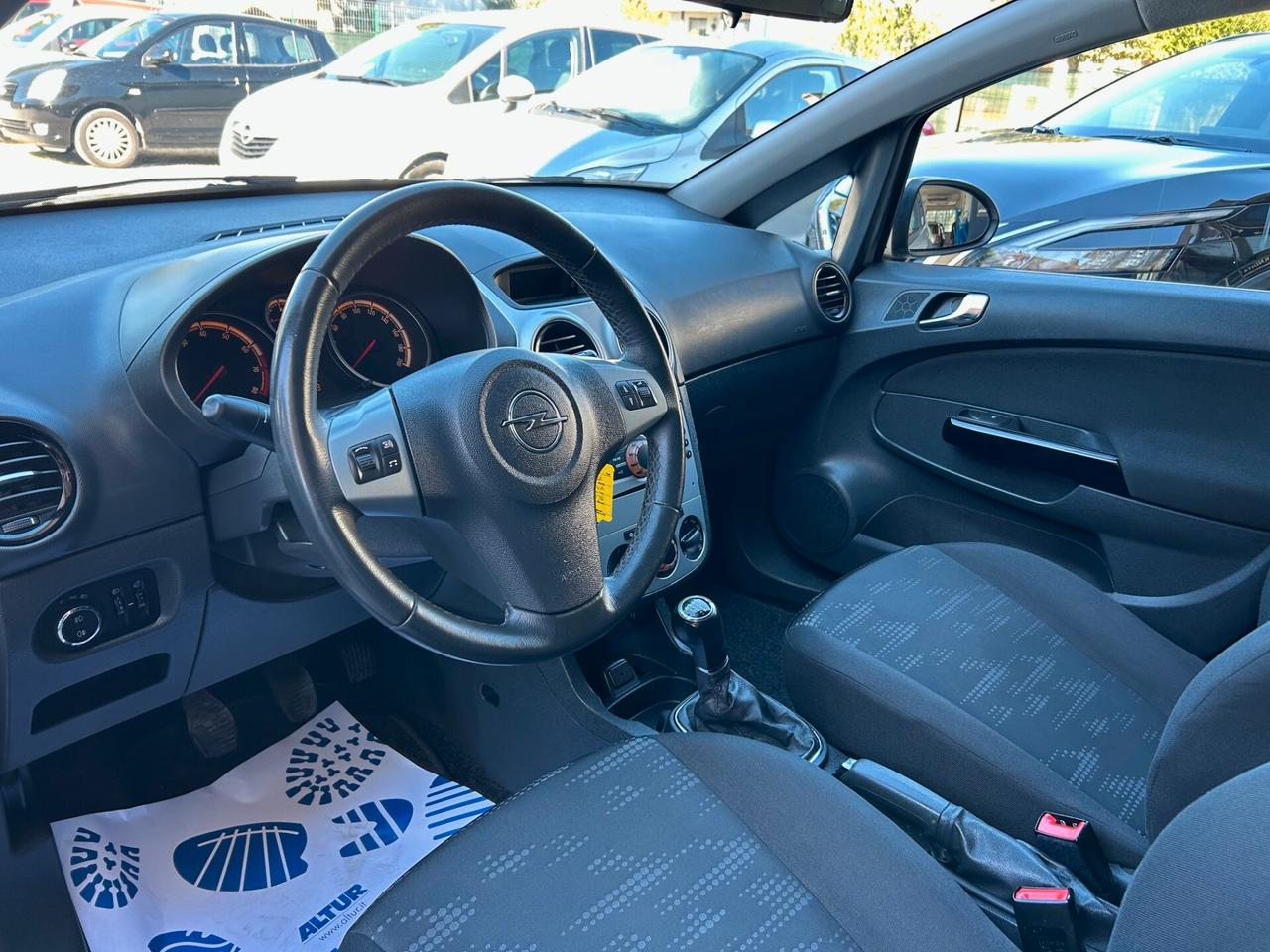 Opel Corsa 1.2 5 porte - NEOPATENTATI