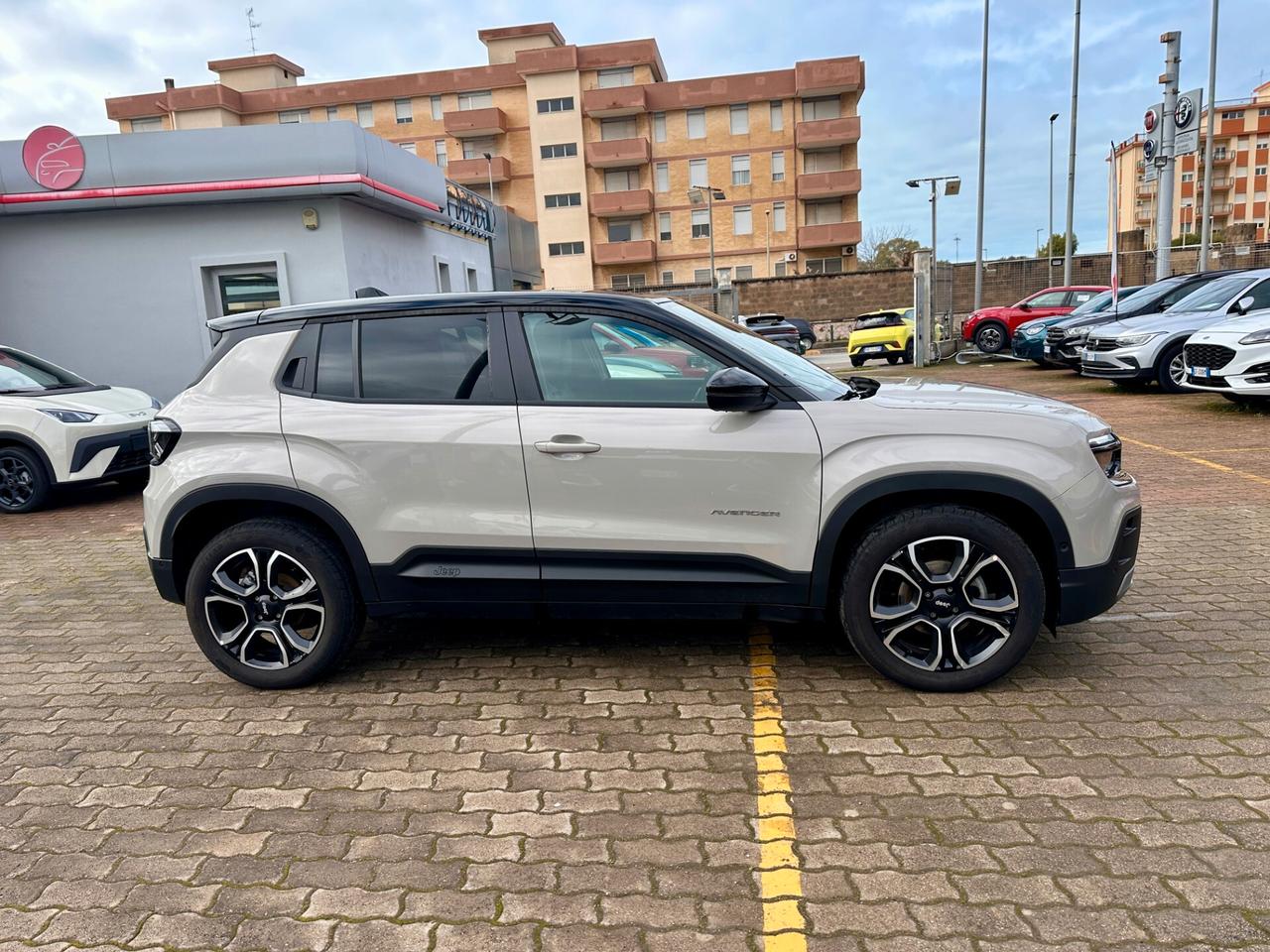 Jeep Avenger 1.2 Turbo 100 CV Summit