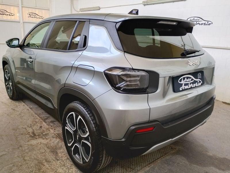 Jeep Avenger 1.2 Turbo Summit tua 249,00 al mese