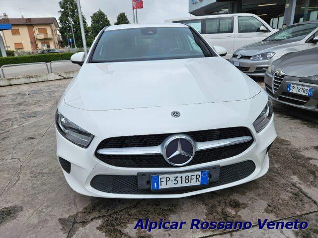MERCEDES-BENZ A 180 d Automatic Premium