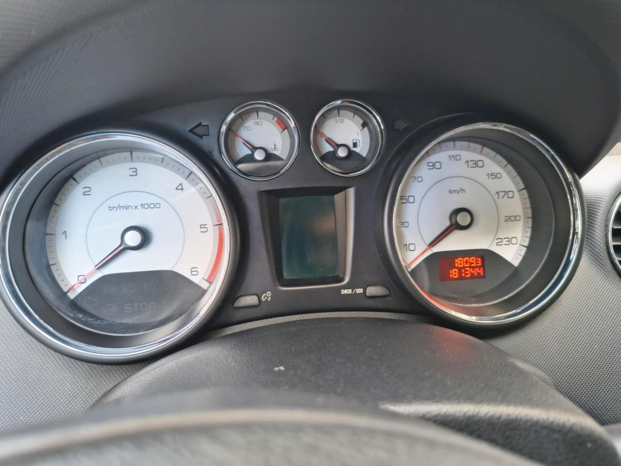 Peugeot 308 2.0 HDi 136CV 5p. Féline