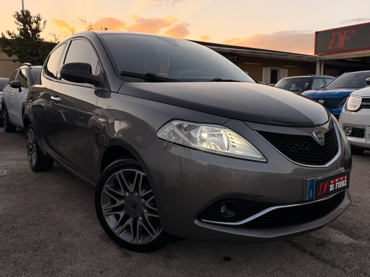 Lancia Ypsilon 1.3 MJT 95Cv PLATINUM IPER FULL