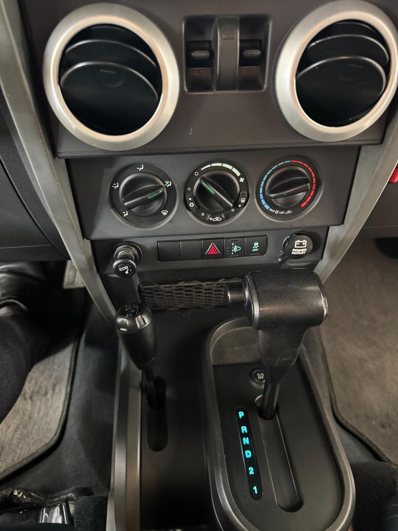 Jeep Wrangler 2.8 CRD KJ Sahara Autom. SOFT e Top