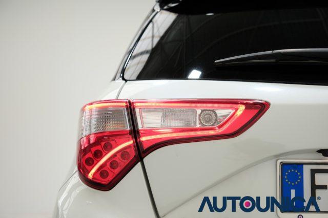 TOYOTA Yaris 1.5 HYBRID 5 PORTE TREND WHITE EDITION