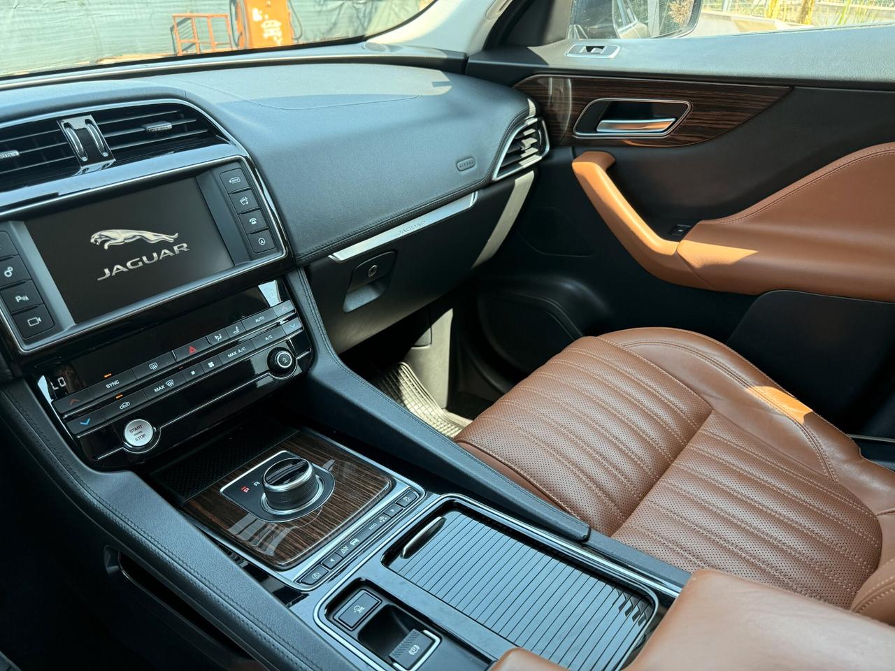 Jaguar F-Pace 2.0 D 180 CV AWD aut. Portfolio