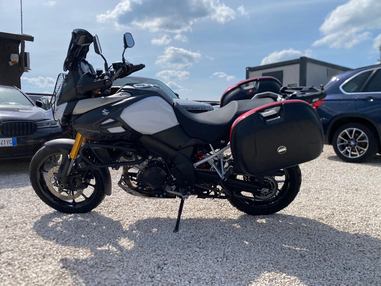 SUZUKI V-STROM DL 1000 unico propietario