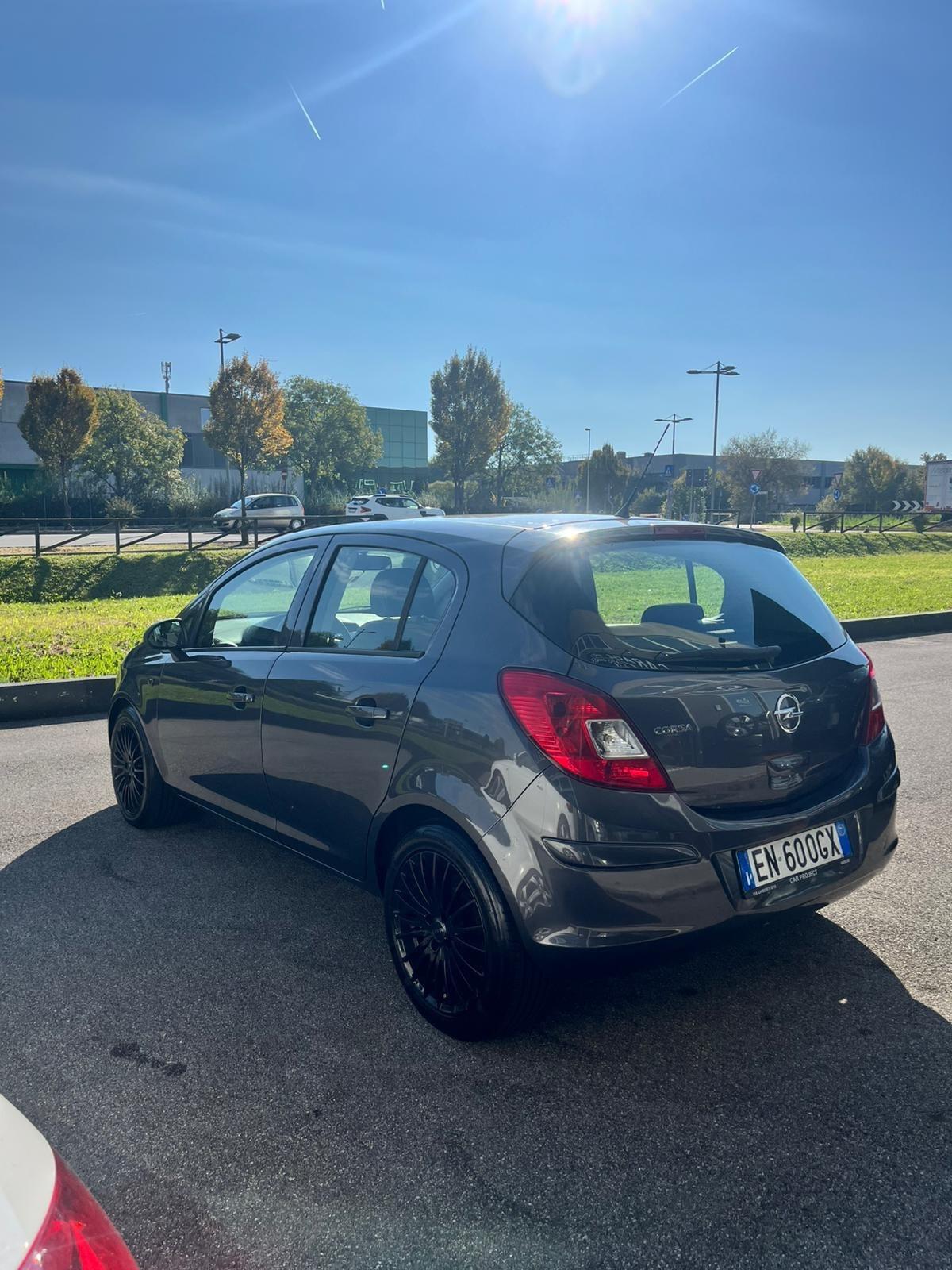 Opel Corsa 1.2 85CV 5 porte GPL Neopatentati