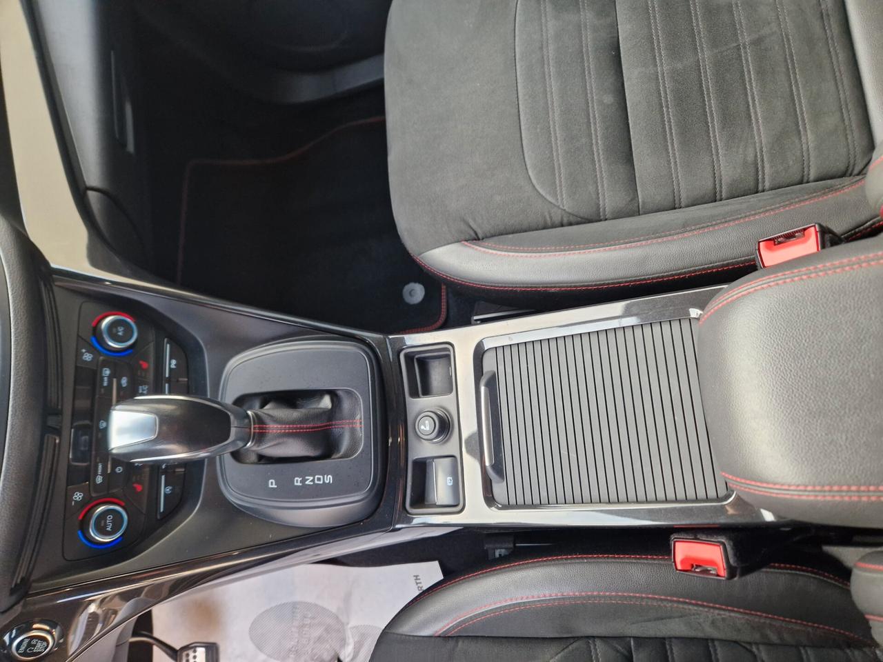 Ford Kuga 2.0 TDCI 180 CV 4WD Powershift ST-Line