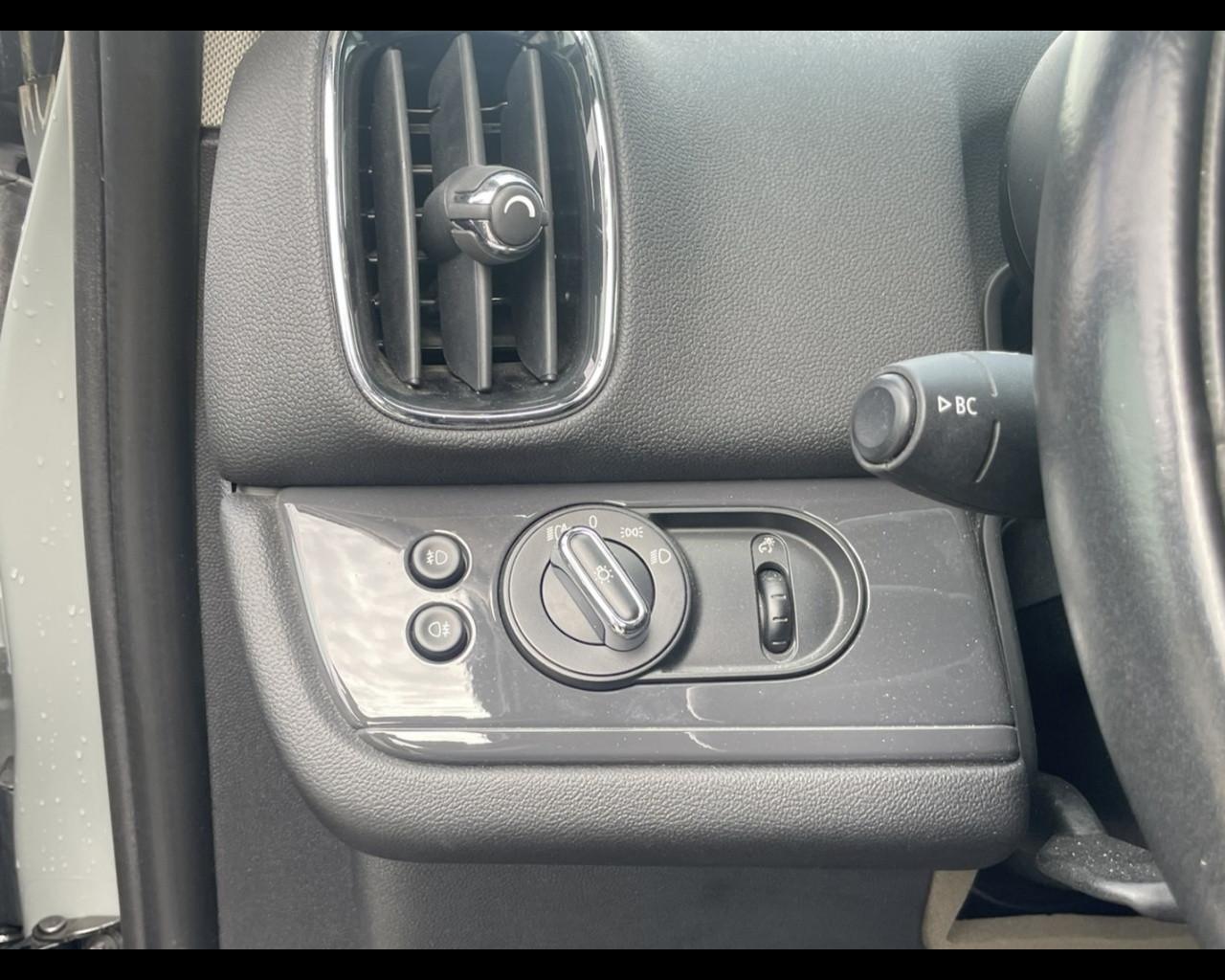 MINI Mini Countrym.(F60) - Mini 1.5 One D Countryman