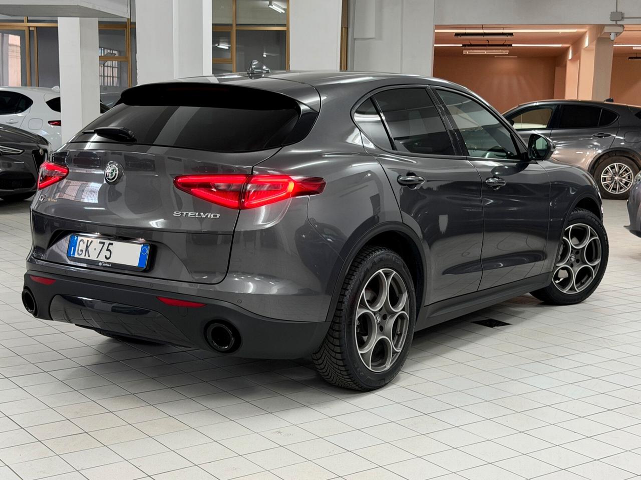 Alfa Romeo Stelvio 2.2 TD SEDILI SPORTIVI VELOCE AT8 Q4 KIT DISTRIBUZIONE ESEGUITO E VOLANTE RISCALDATI MEMORIE