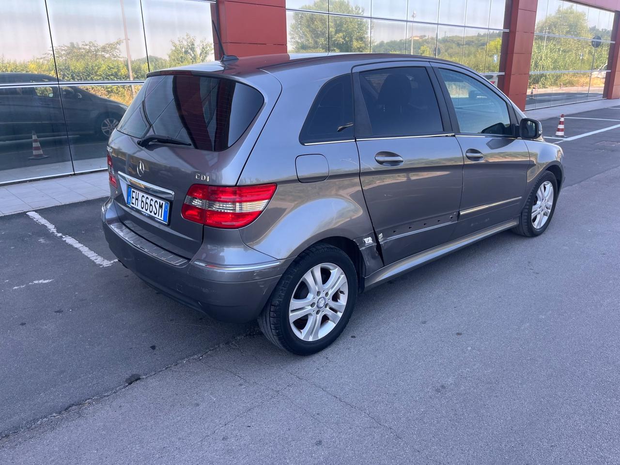 Mercedes-benz B 180 CDI PREMIUM 2011