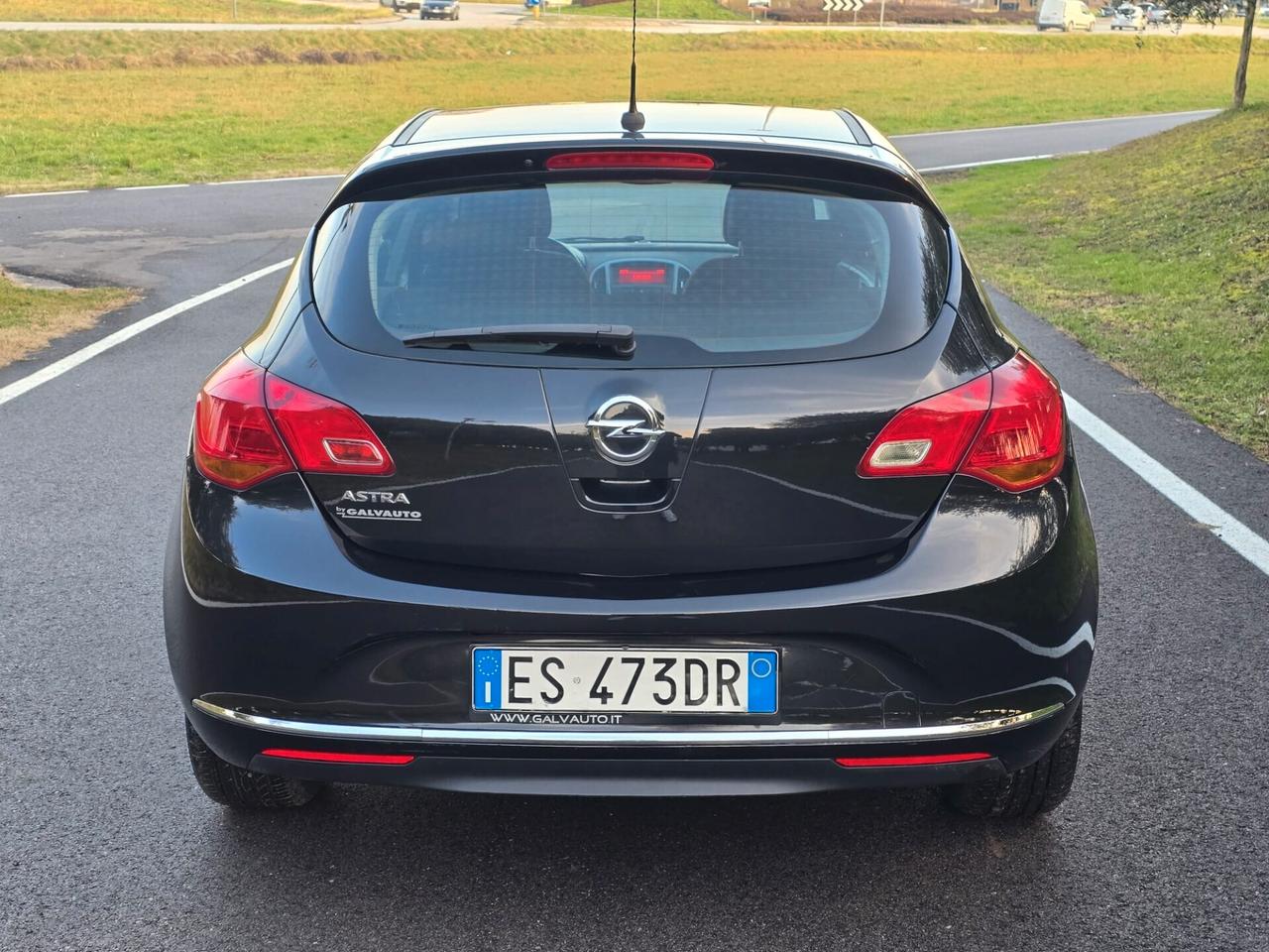 Opel Astra 1.4 BENZINA OK PER NEOPATENTATI ANNO 2013