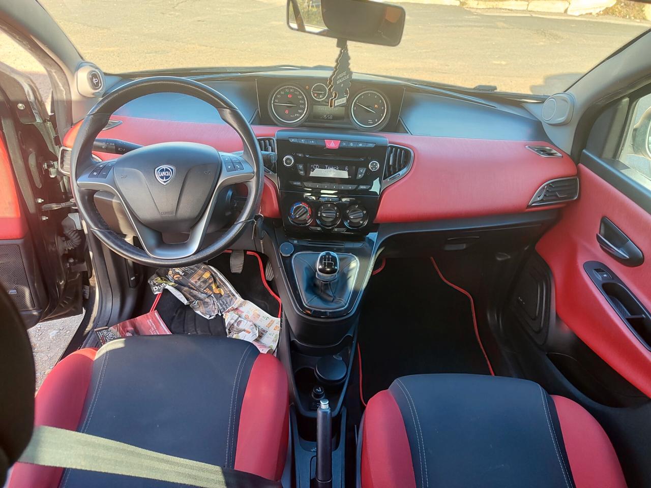 Lancia Ypsilon 1.2 69 CV 5 porte S&S Gold