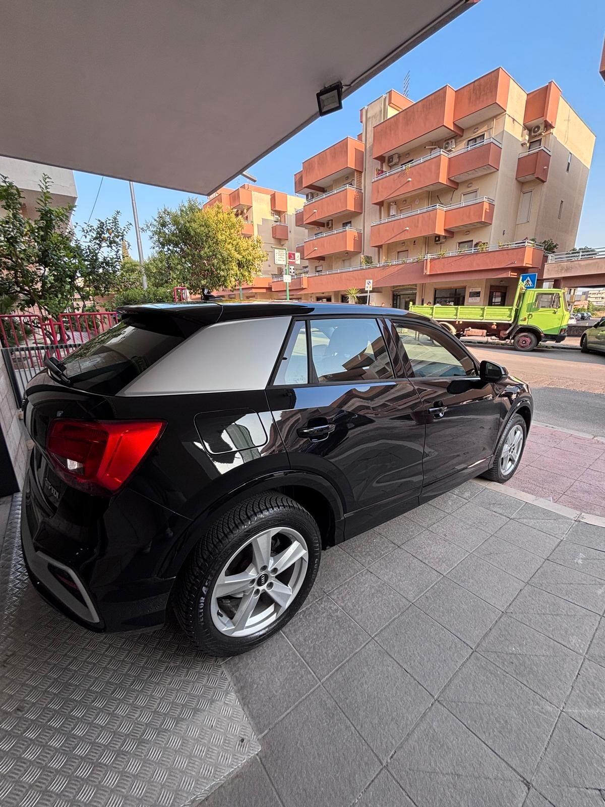 Audi Q2 35 TDI S tronic Business
