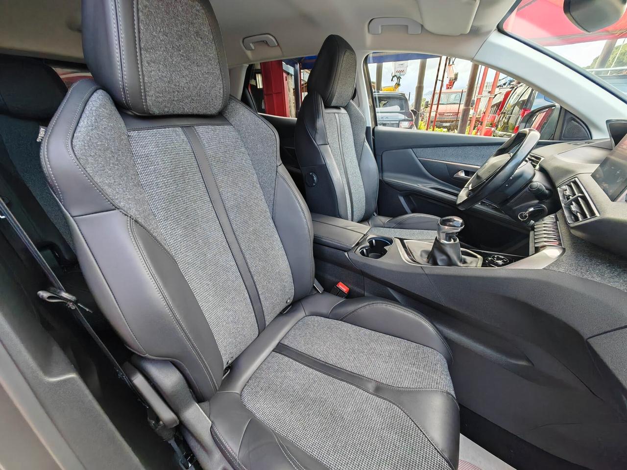 Peugeot 3008 diesel 06/2018 cv131