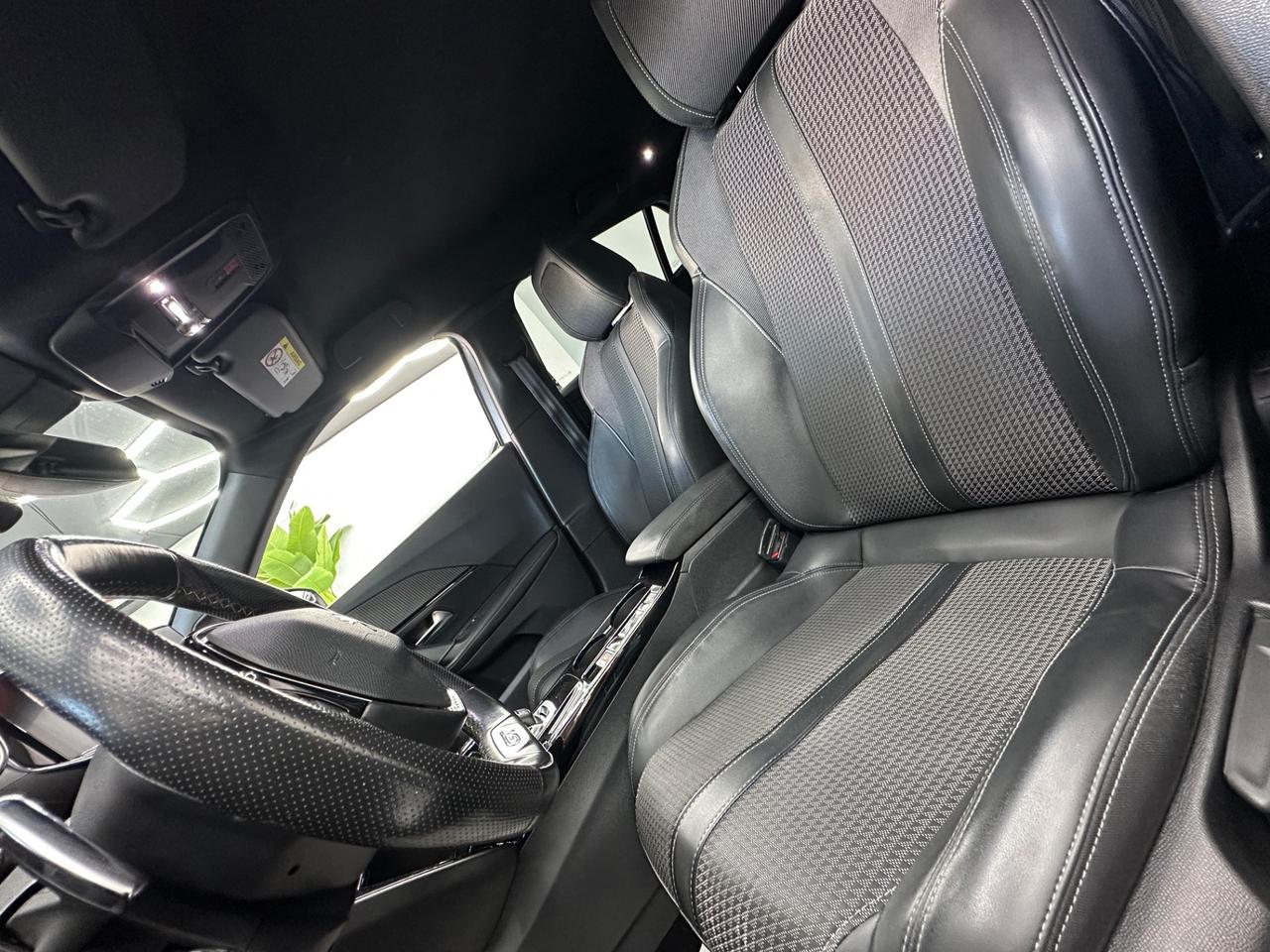 Peugeot 2008 BlueHDi 130 S&S EAT8 GT Pack